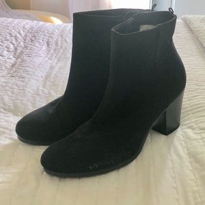 NWOT Old Navy Black Suede Bootie Size 10